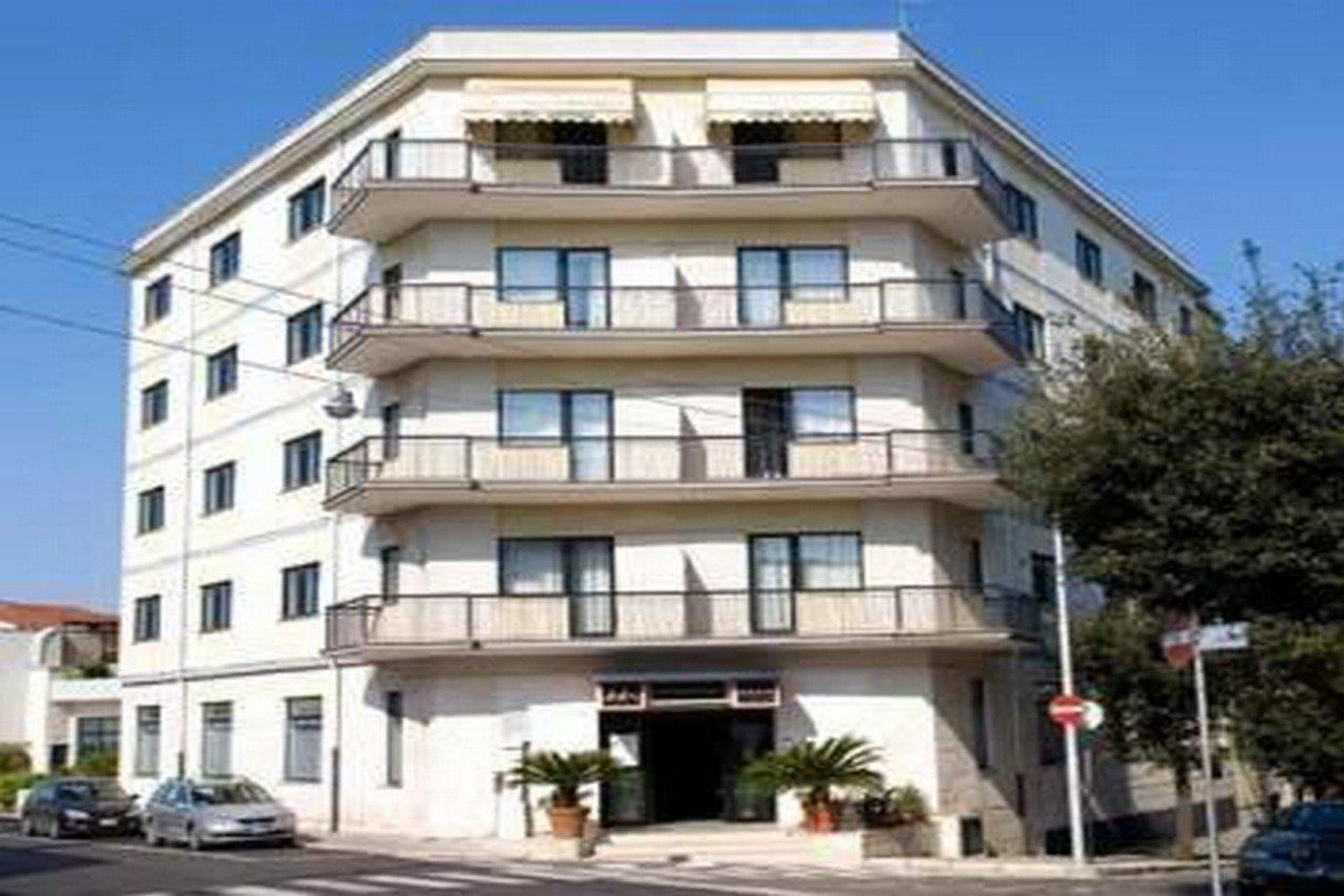 Hotel Astoria Алберобело Екстериор снимка